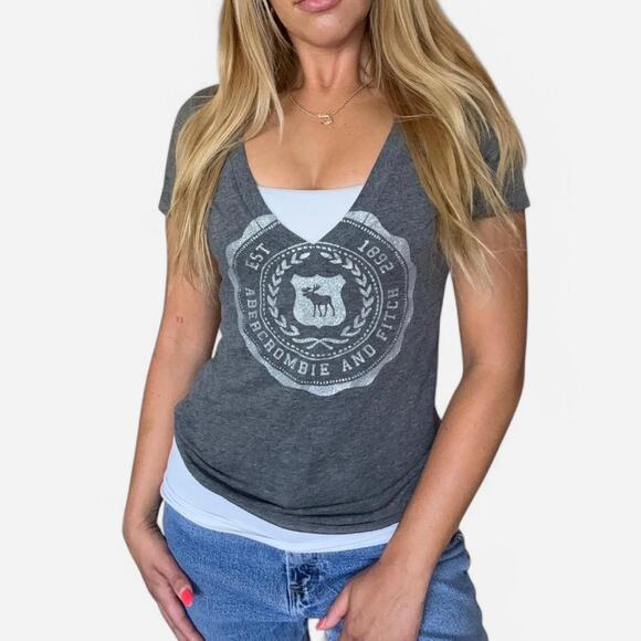 Grey short sleeve y2k Abercrombie v neck t shirt womens medium - Picture 1 of 3